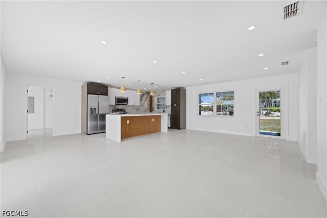 12065 Boat Shell DR, Matlacha Isles, FL 33991