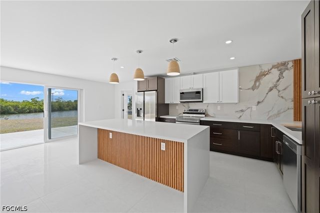 12065 Boat Shell DR, Matlacha Isles, FL 33991