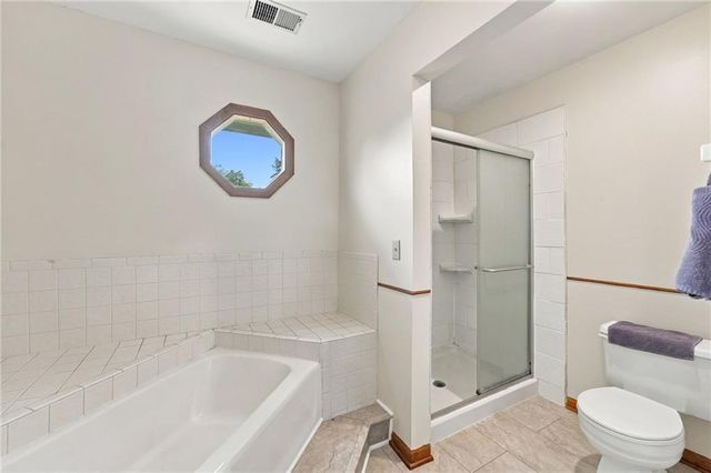 8325 Twilight Lane, Lenexa, KS 66219