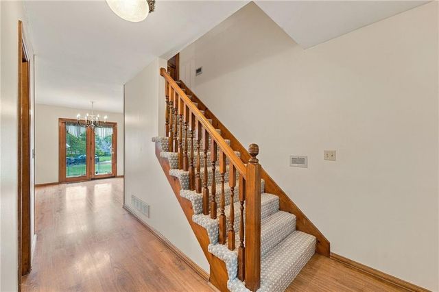 8325 Twilight Lane, Lenexa, KS 66219