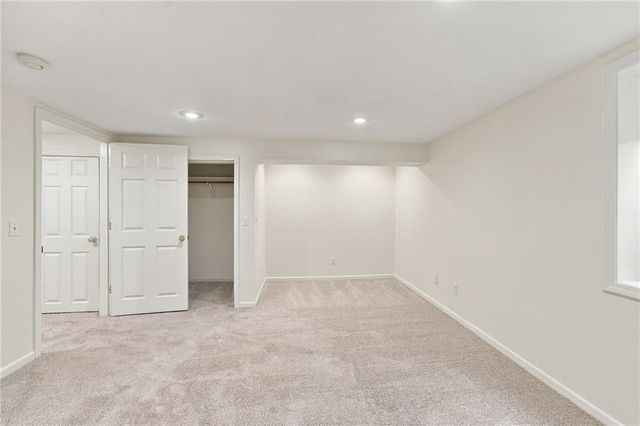 8325 Twilight Lane, Lenexa, KS 66219