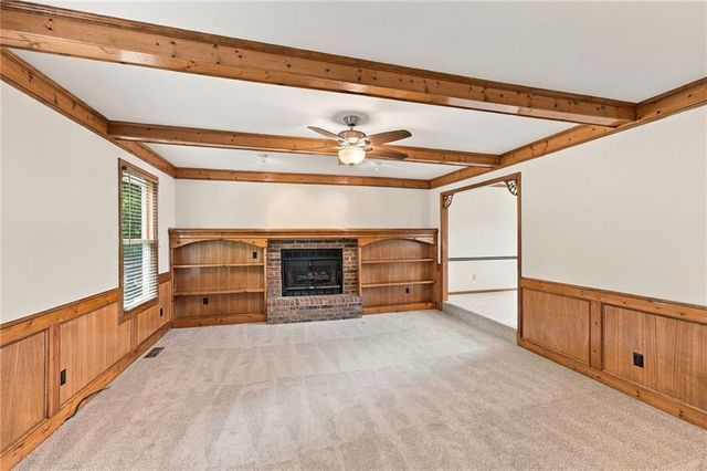 8325 Twilight Lane, Lenexa, KS 66219