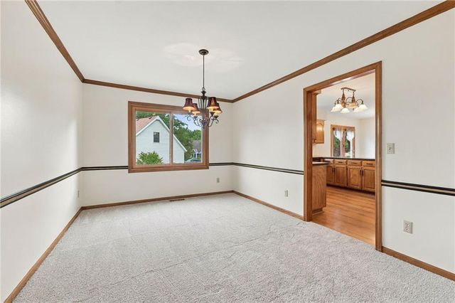 8325 Twilight Lane, Lenexa, KS 66219