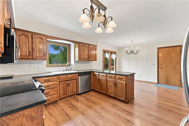 8325 Twilight Lane, Lenexa, KS 66219