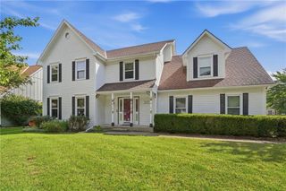 8325 Twilight Lane, Lenexa, KS 66219