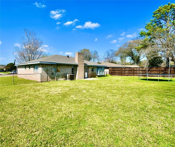 7918 Bunker Wood Lane, Houston, TX 77086