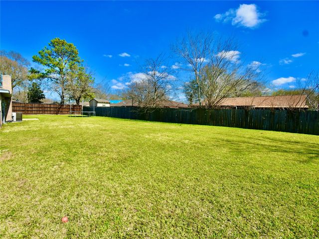 7918 Bunker Wood Lane, Houston, TX 77086