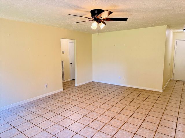 7918 Bunker Wood Lane, Houston, TX 77086