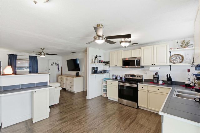 8412 N 15 TH STREET, Tampa, FL 33604