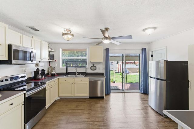 8412 N 15 TH STREET, Tampa, FL 33604