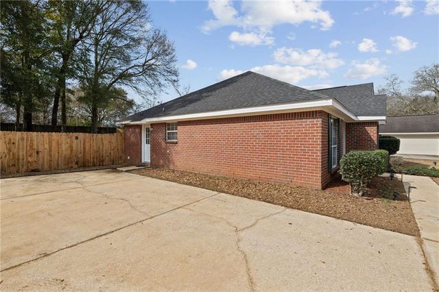 9613 Oak Forrest Place, Mobile, AL 36695
