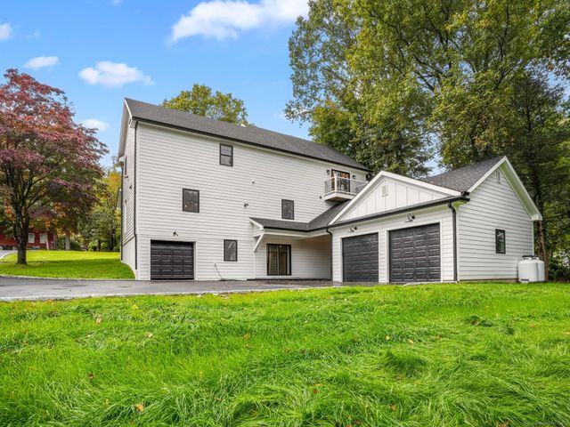 419 Valley Road, Fairfield, CT 06825