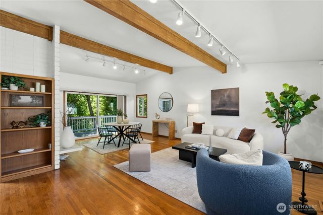 5221 120th Avenue SE, Bellevue, WA 98006