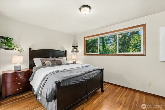 5221 120th Avenue SE, Bellevue, WA 98006