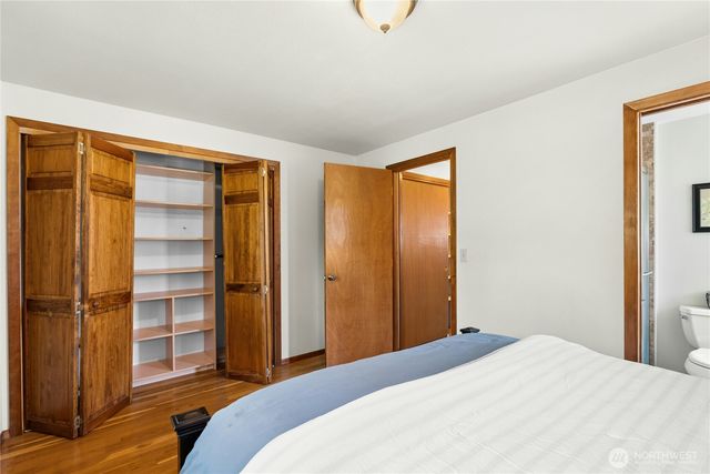 5221 120th Avenue SE, Bellevue, WA 98006