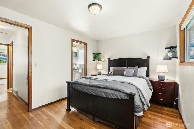 5221 120th Avenue SE, Bellevue, WA 98006