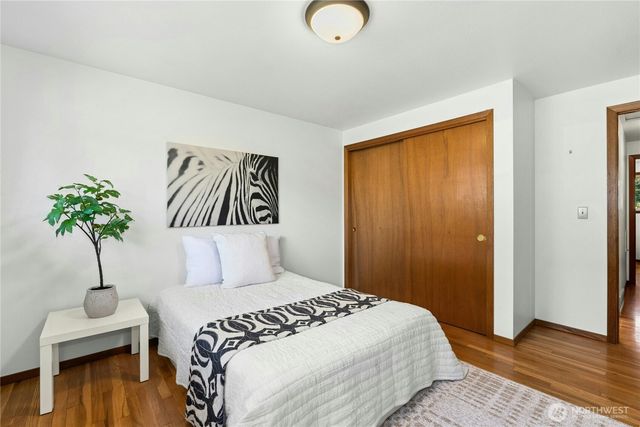 5221 120th Avenue SE, Bellevue, WA 98006