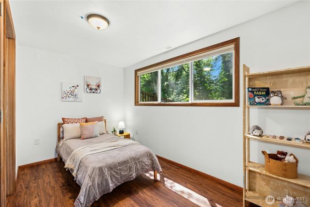 5221 120th Avenue SE, Bellevue, WA 98006