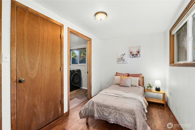 5221 120th Avenue SE, Bellevue, WA 98006
