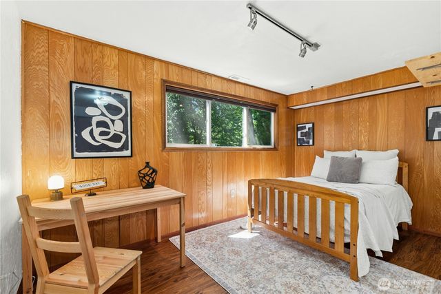 5221 120th Avenue SE, Bellevue, WA 98006