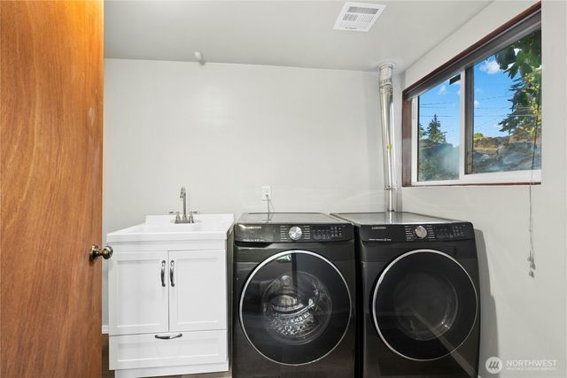 5221 120th Avenue SE, Bellevue, WA 98006