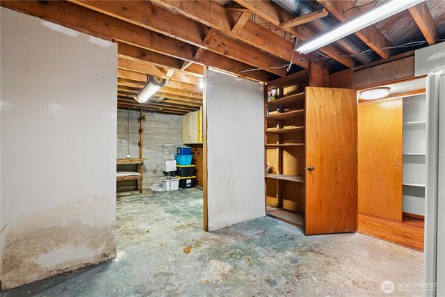 5221 120th Avenue SE, Bellevue, WA 98006