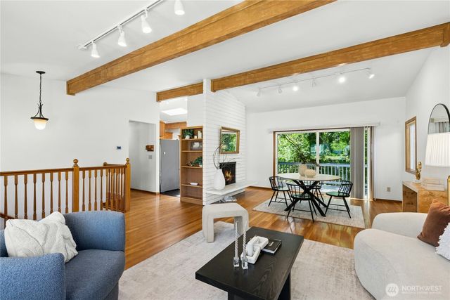 5221 120th Avenue SE, Bellevue, WA 98006
