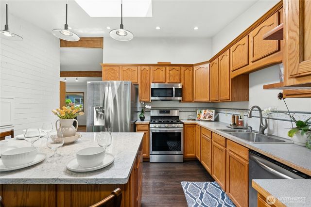 5221 120th Avenue SE, Bellevue, WA 98006