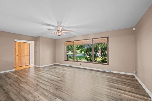 6231 Linden Lane, La Grange Highlands, IL 60525