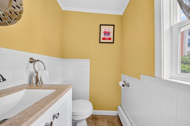 3 Round Hill St, Boston, MA 02130