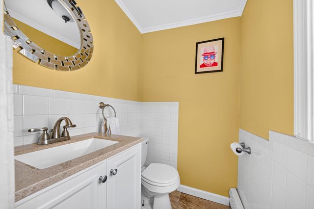 3 Round Hill St, Boston, MA 02130