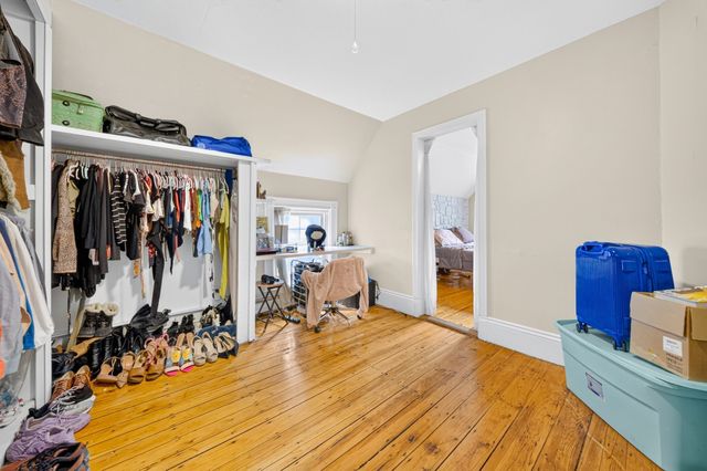 3 Round Hill St, Boston, MA 02130