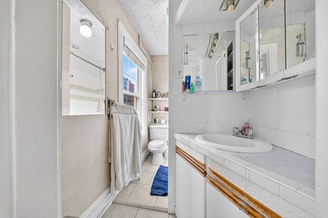 3 Round Hill St, Boston, MA 02130