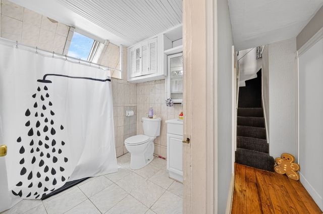 3 Round Hill St, Boston, MA 02130