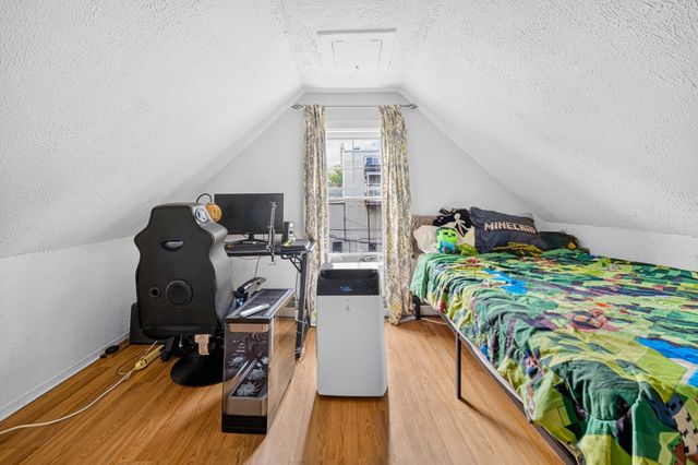 3 Round Hill St, Boston, MA 02130