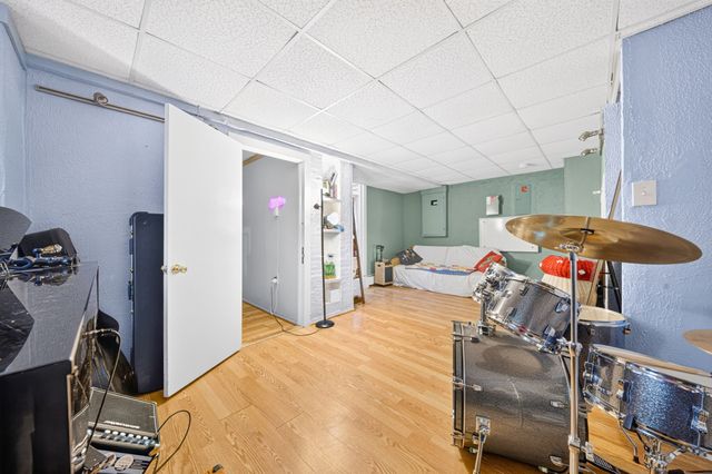 3 Round Hill St, Boston, MA 02130