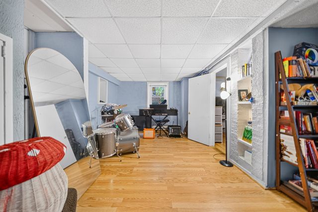 3 Round Hill St, Boston, MA 02130