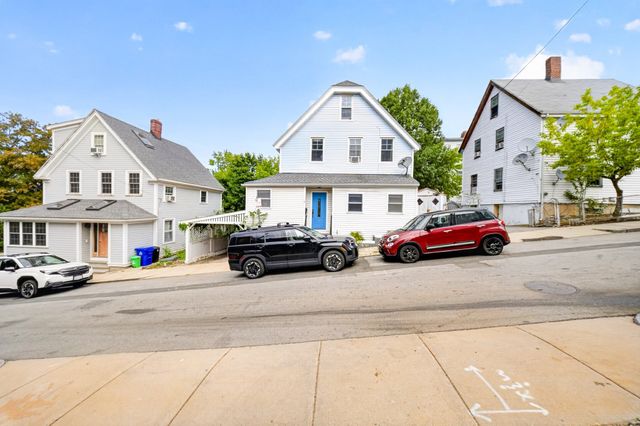 3 Round Hill St, Boston, MA 02130