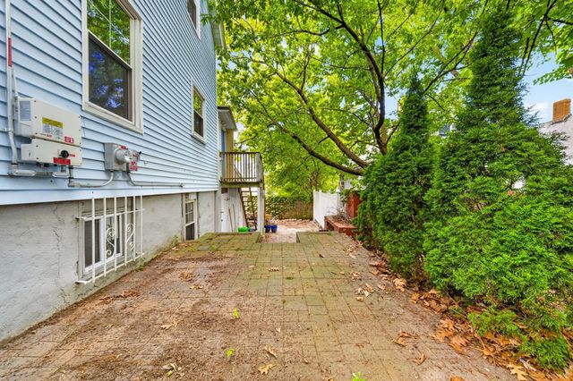 3 Round Hill St, Boston, MA 02130