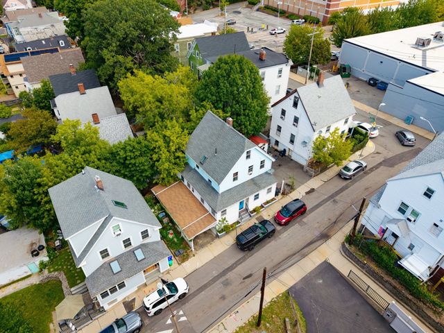 3 Round Hill St, Boston, MA 02130