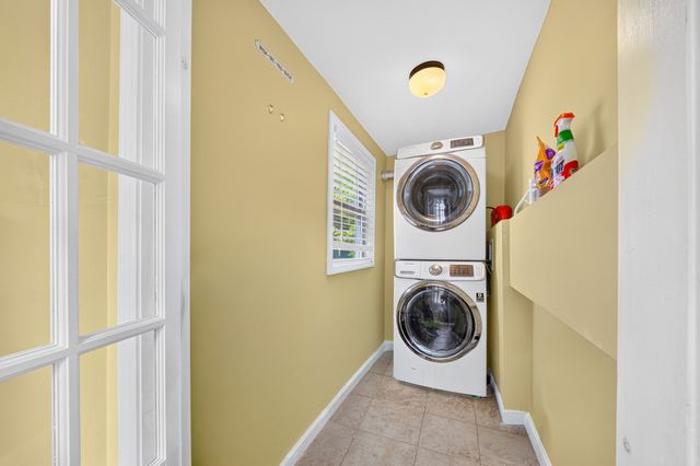 3 Round Hill St, Boston, MA 02130