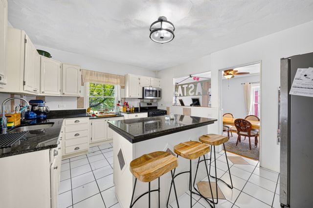 3 Round Hill St, Boston, MA 02130