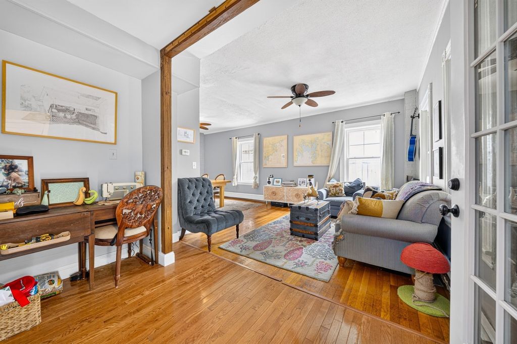 3 Round Hill St, Boston, MA 02130