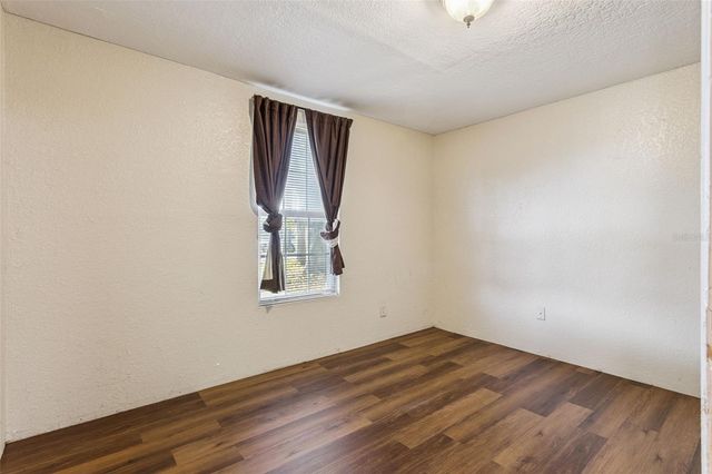 877 ANDERSON AVENUE, Mascotte, FL 34753