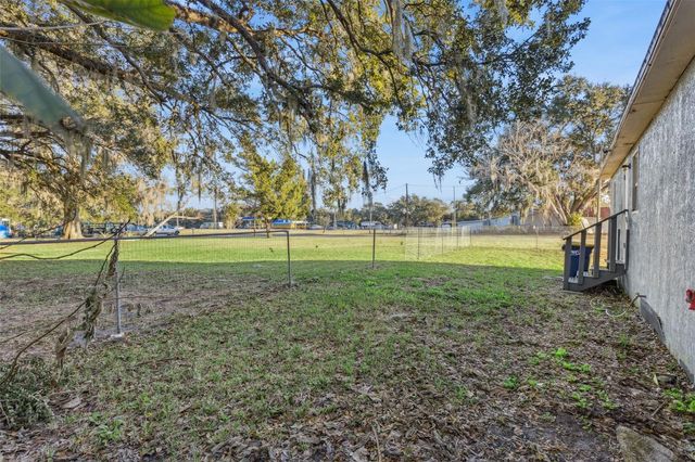 877 ANDERSON AVENUE, Mascotte, FL 34753