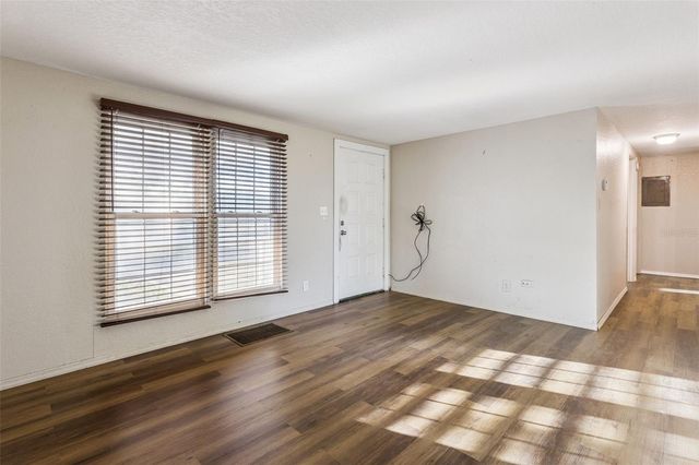 877 ANDERSON AVENUE, Mascotte, FL 34753