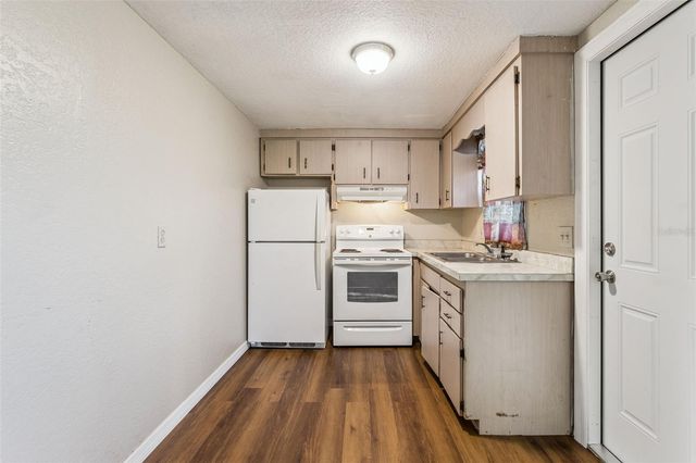 877 ANDERSON AVENUE, Mascotte, FL 34753