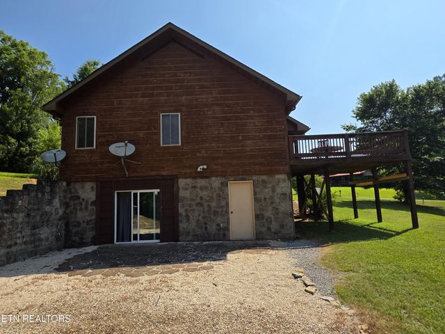 1425 Nicoha Blvd, Sevierville, TN 37876