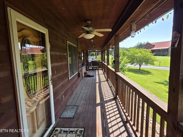 1425 Nicoha Blvd, Sevierville, TN 37876