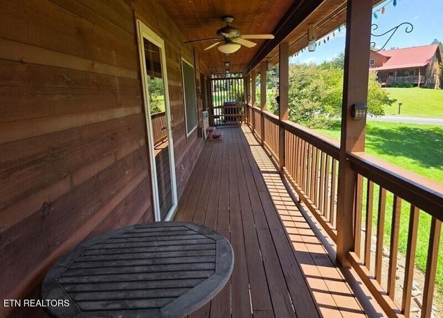 1425 Nicoha Blvd, Sevierville, TN 37876